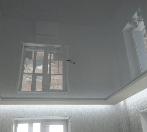 Глянцевые натяжные потолки